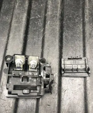Mercedes-Benz E W213 Battery relay fuse A2055451500 A2055451800
