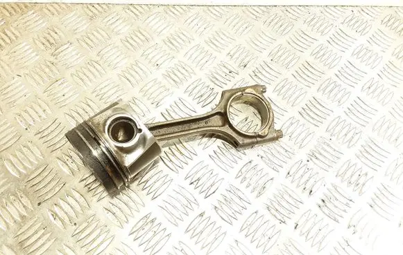 Volvo V60 Piston with connecting rod 81L123