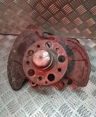 Mercedes-Benz C W203 Front wheel hub
