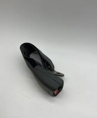 Mitsubishi Galant Rear seatbelt buckle G2285