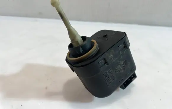 Audi A4 S4 B5 8D Headlight level adjustment motor 8K5941295