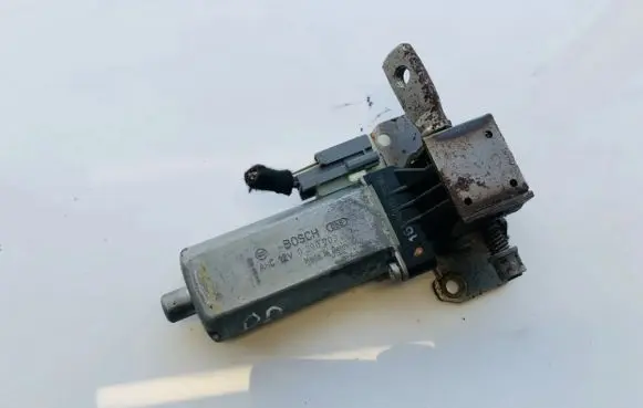 Volvo XC70 Seat adjustment motor 0390203219