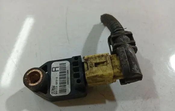 Toyota Corolla Verso AR10 Airbag deployment crash/impact sensor 891730F010