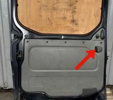 Opel Vivaro Sliding door trim 