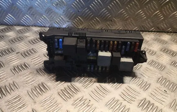 Mercedes-Benz E W211 Fuse box set 2115457101 A2115457101