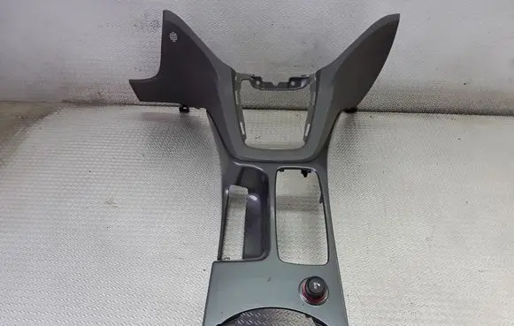 Ford C-MAX I Center console