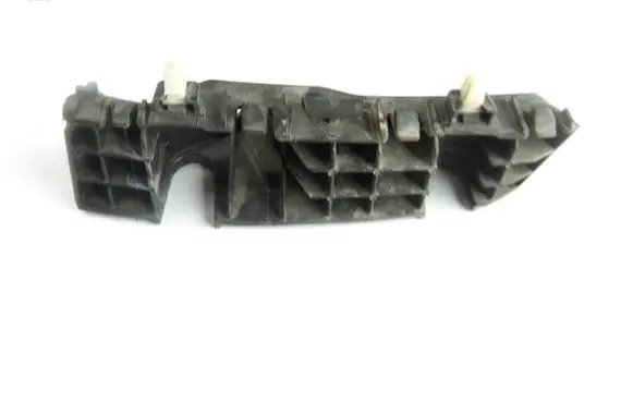 Front bumper mounting bracket