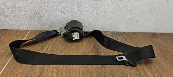 Rear seatbelt