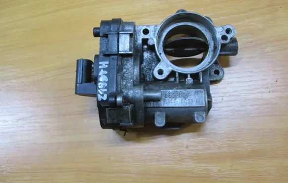 Opel Zafira B Throttle body valve 48CPD4 C146 0946070344