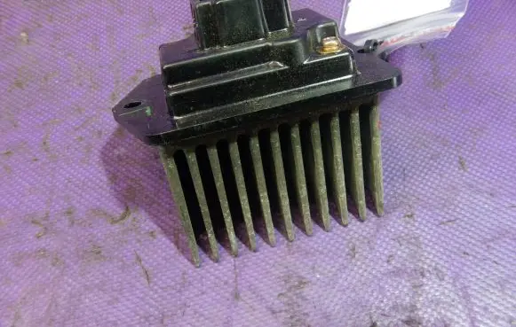 Mazda Premacy Heater blower motor/fan resistor KJ180B26R