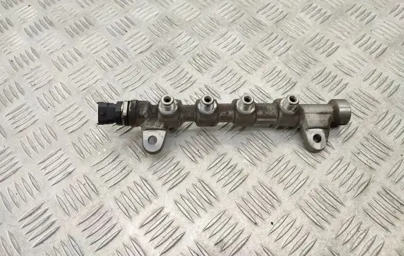 Fiat 500L Fuel main line pipe 55234039 0445214254 0281006164