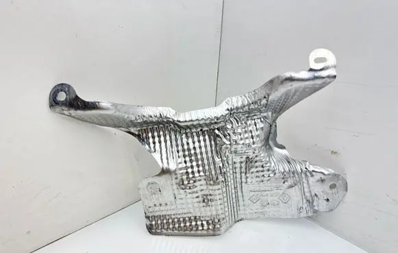 Nissan Juke II F16 Exhaust heat shield 483824644R