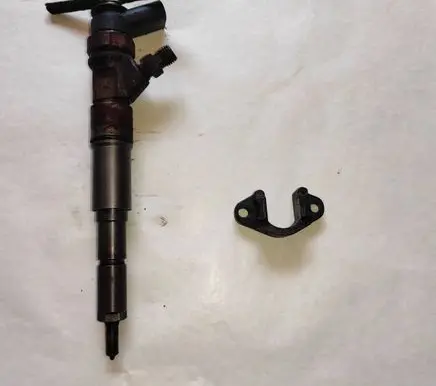 BMW 5 E60 E61 Fuel injector 0445110212 7794652