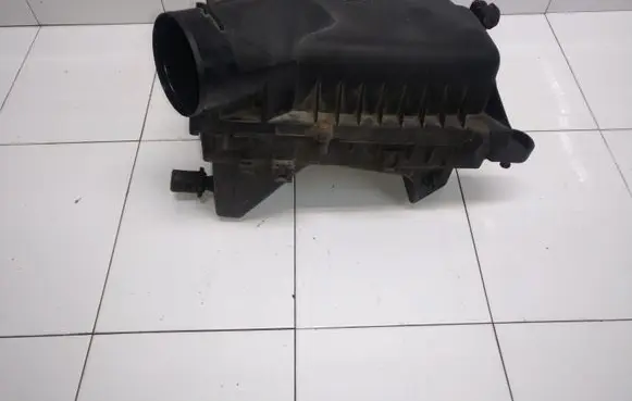 Cadillac BLS Air filter box