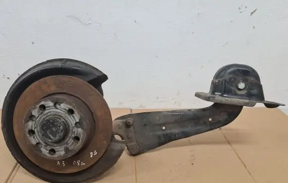 Rear wheel hub spindle/knuckle