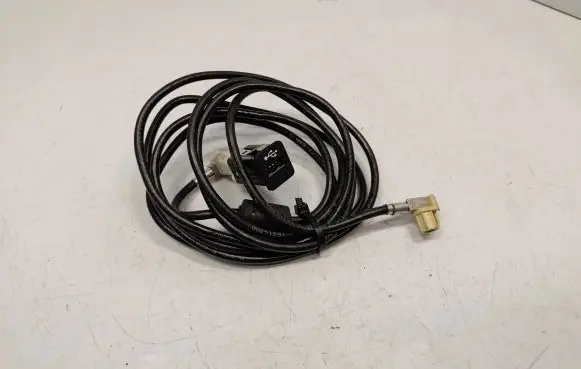 BMW 7 F01 F02 F03 F04 USB socket connector 9237656 84109237656 61319167196