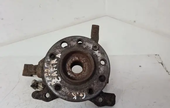 Opel Zafira A Rear wheel hub spindle/knuckle 