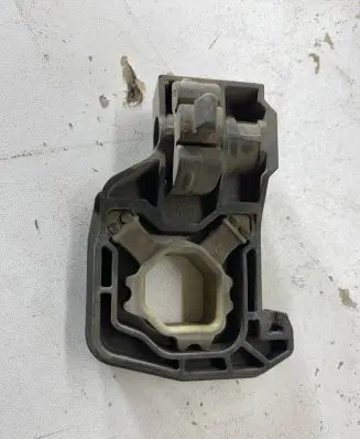 BMW 5 F10 F11 Radiator mount bracket 7575247