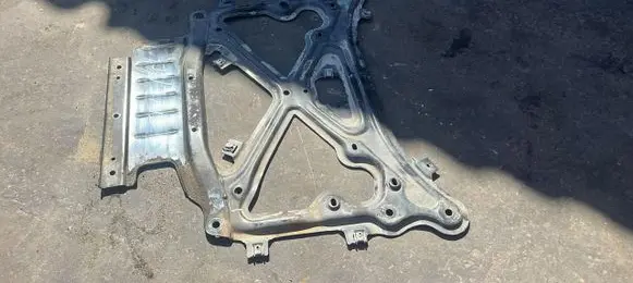 Audi Q7 4M Front subframe 4M1399345C