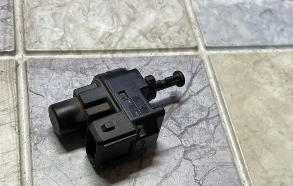 Ford Focus Brake pedal sensor switch 93BB13480BC