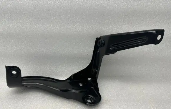 Audi A6 S6 C6 4F Intercooler pipe mounting bracket 4F0145813F