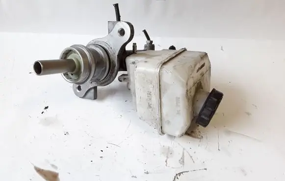 Mercedes-Benz Sprinter W906 Master brake cylinder A0024315202
