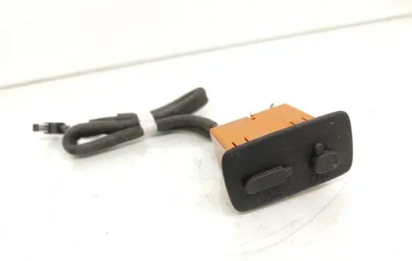 Subaru Impreza IV USB socket connector 86257FJ010 86273FJ350