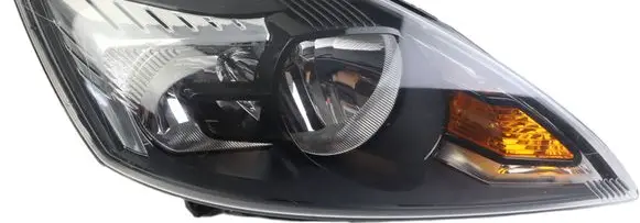 Ford Focus Headlight/headlamp 8M5113100CF 0077R00