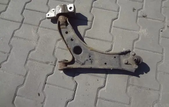 Volkswagen Golf VI Front control arm