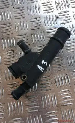 Audi A3 S3 8P Engine coolant pipe/hose 038121132d