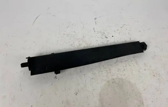 Tesla Model 3 Intercooler air guide/duct channel 109809600C