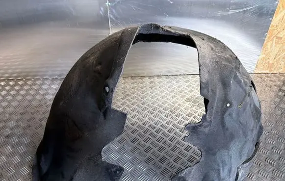 Audi A6 S6 C7 4G Front wheel arch liner splash guards 4G0821133A