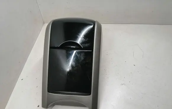 Cup holder front