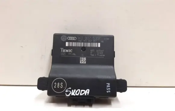 Skoda Octavia Mk2 (1Z) Gateway control module 1K0907530F 1K0907951