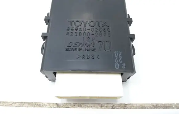 Toyota Auris 150 Window washer relay 8594002060