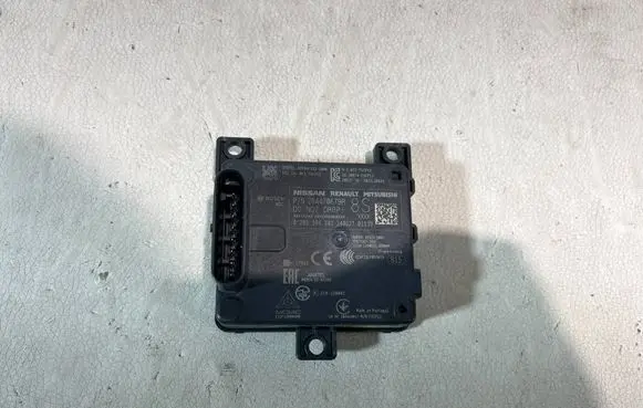 Renault Scenic E-Tech V ACC Distronic radar sensor grill/trim 284470679R