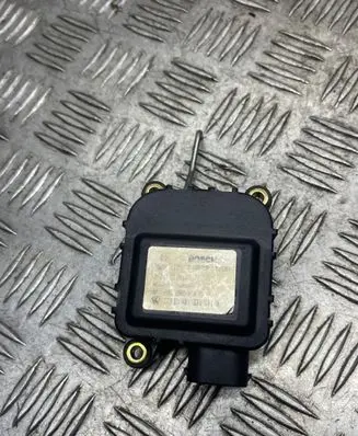 Audi A6 S6 C5 4B Air flap motor/actuator 4B1820511A 210999