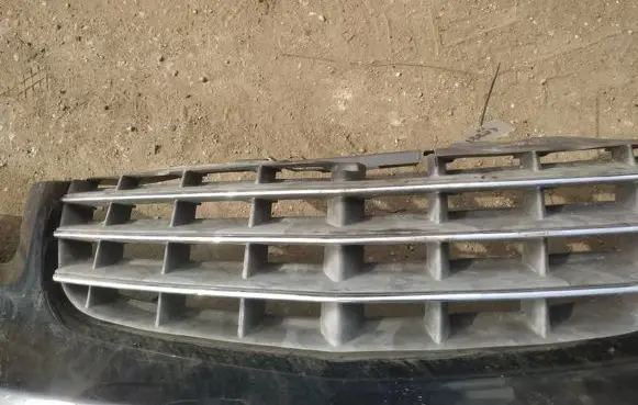 Chrysler Sebring (JS) Front grill