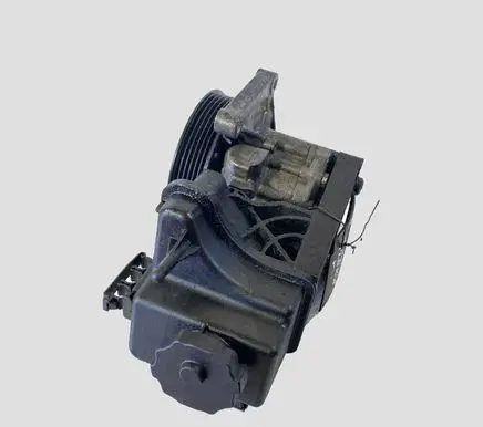 Mercedes-Benz C W204 Power steering pump A0064664701 7693900514