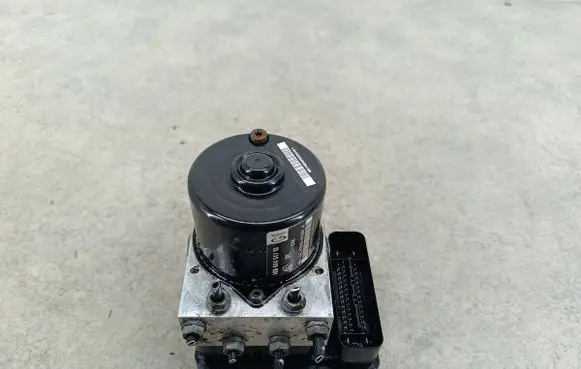 Audi A3 S3 8P ABS Pump 