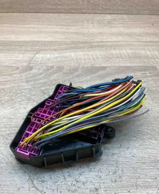 Audi A4 S4 B6 8E 8H Fuse module 8D1941824 2825747