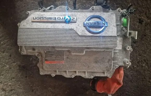 Voltage converter inverter