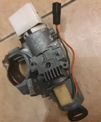 Mazda Xedos 6 Ignition lock YuhshinSL28