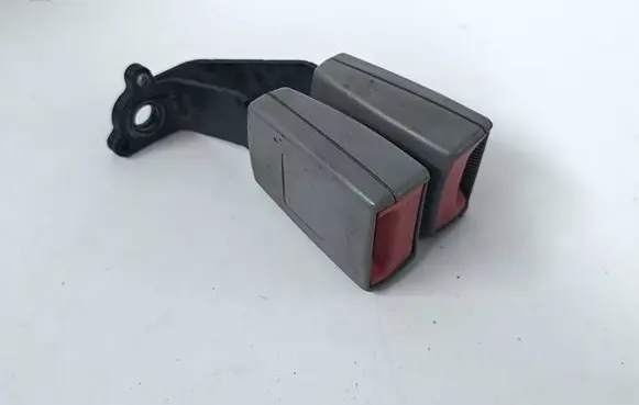 Audi A8 S8 D3 4E Middle seatbelt buckle (rear) 4e0857739a