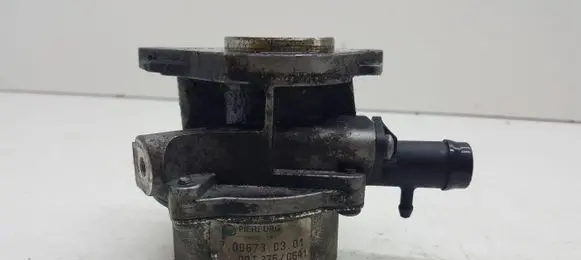 Nissan Qashqai Vacuum pump 8201005306