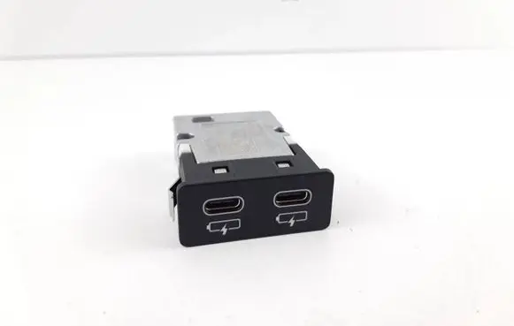 BMW 5 G30 G31 G38 USB socket connector 8711938 84108711938 19163010