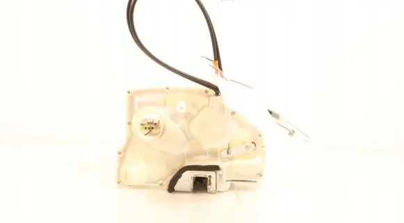 Opel Agila B Front door lock 8220251K60