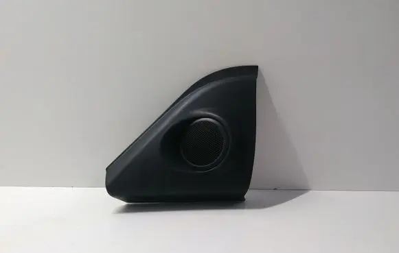 Front door high frequency speaker