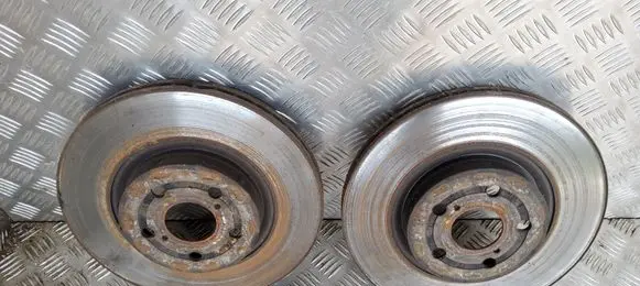 Toyota Avensis T250 Front brake disc