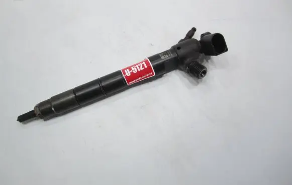 Skoda Octavia Mk3 (5E) Fuel injector 04L130277D